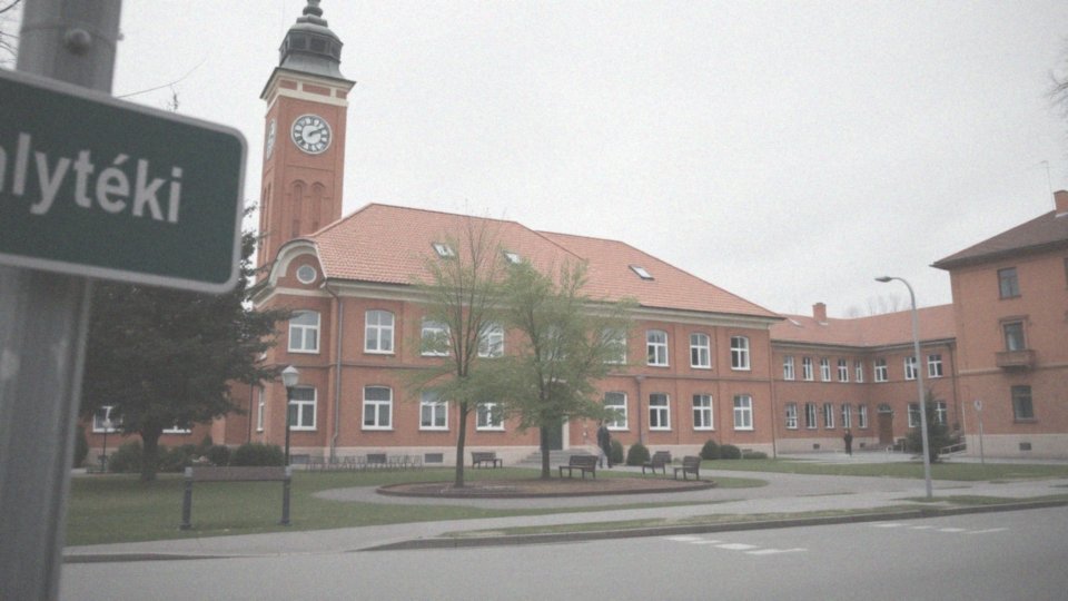 Jakie są różnice w stawkach podatku od nieruchomości w poszczególnych gminach?